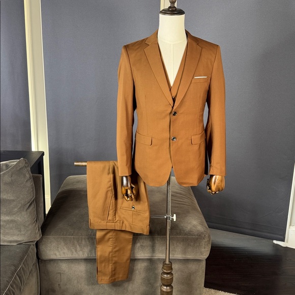 Men’s Brown 3 Piece Formal Business Suit Notch Lapel 34 Jacket 32 Pants NWT